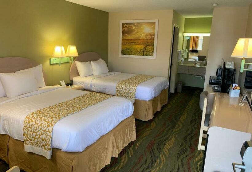 חדר סטנדרט שתי מיטות זוגיות, Days Inn By Wyndham Cartersville