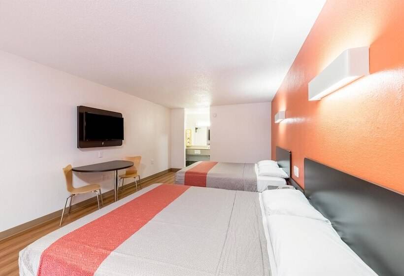 Номер Стандарт 2 Двуспальные Кровати, Motel 6oklahoma City, Ok  Bricktown