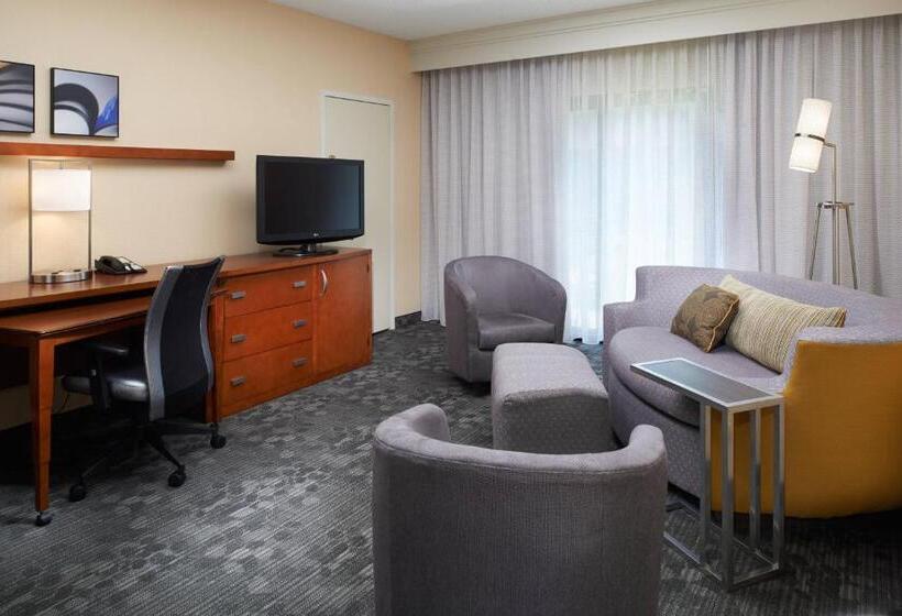 Люкс Кровать Кинг, Courtyard By Marriott Lexington North