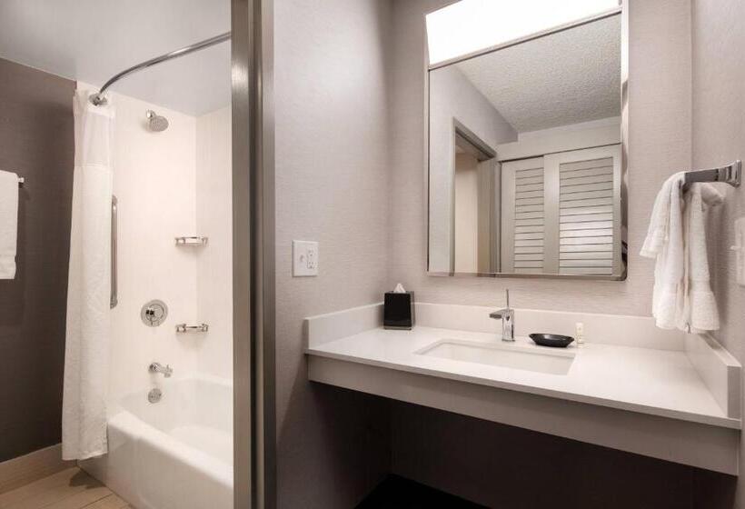 Номер Стандарт 2 Двуспальные Кровати, Courtyard By Marriott Fresno