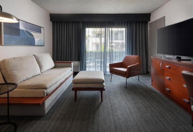 Люкс Кровать Кинг, Courtyard By Marriott Fresno