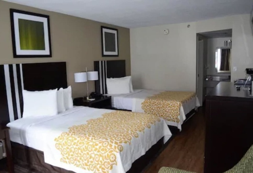 Номер Стандарт 2 Двуспальные Кровати, Days Inn By Wyndham Harrisburg North