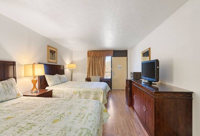 Номер Deluxe, Williamsburg Suites