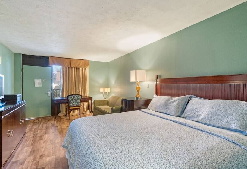 Номер Deluxe, Williamsburg Suites