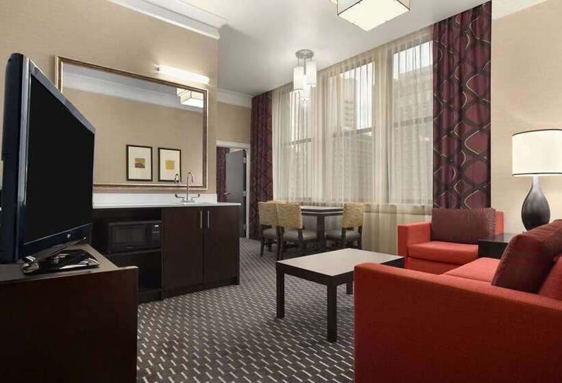 带大床的标准间, Embassy Suites By Hilton Greensboro Airport