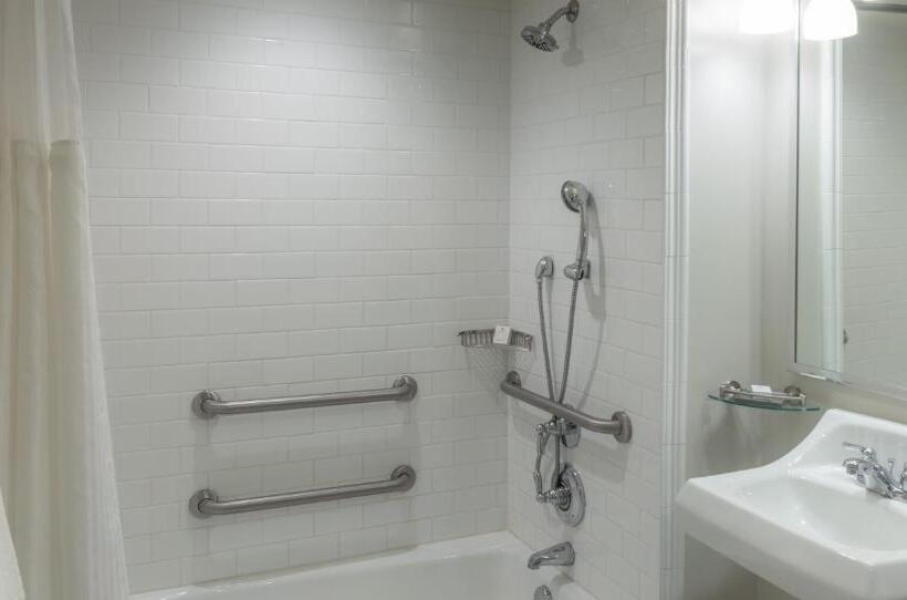 适合残疾人使用的标准间, Portola Hotel & Spa