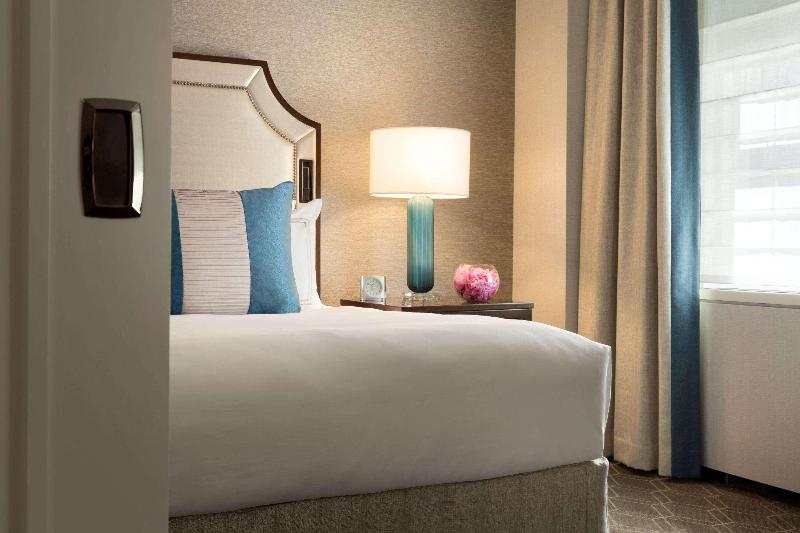 带大床的套房, Fairmont Olympic