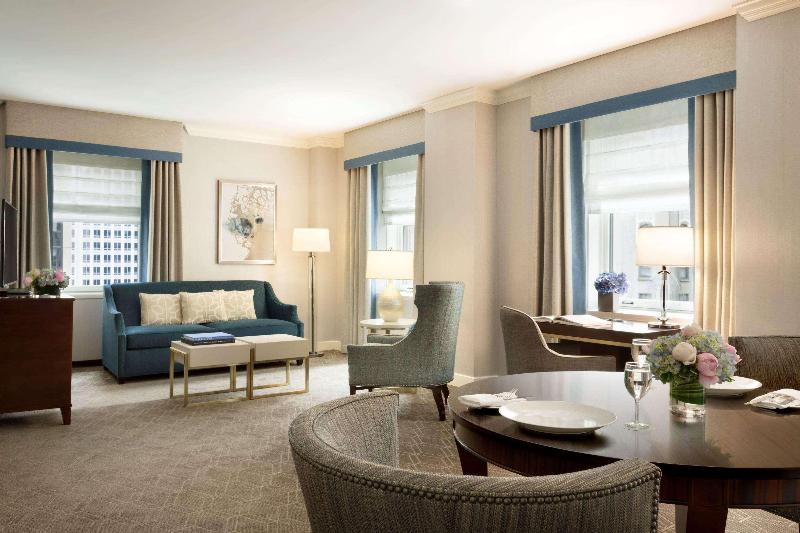 带大床的套房, Fairmont Olympic
