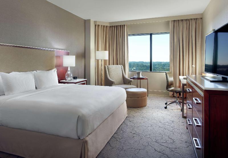스위트 킹사이즈 침대, Hilton Atlanta Northeast