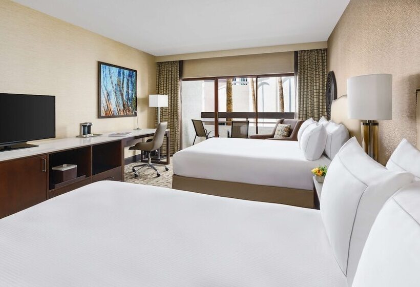Номер Executive, Hilton Phoenix Airport