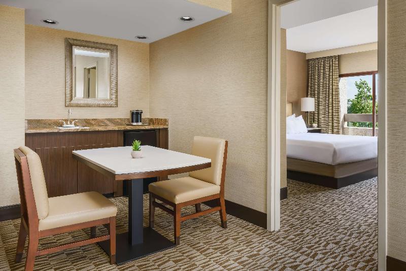 Люкс Кровать Кинг, Hilton Phoenix Airport