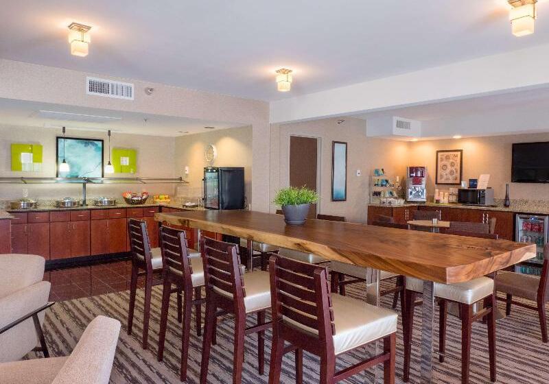 Номер Executive Кровать Кинг, Hilton Phoenix Airport