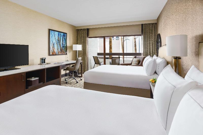 Номер Executive, Hilton Phoenix Airport