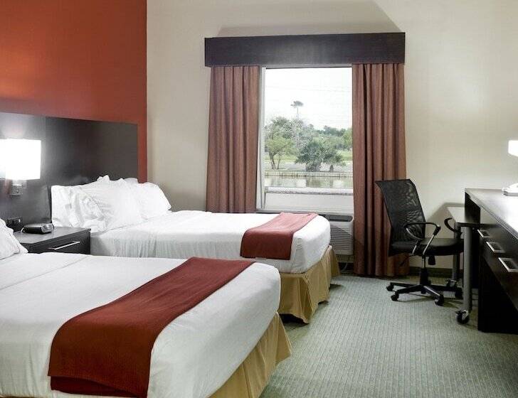Номер Стандарт, Holiday Inn Express Hotel And Suites Brownsville, An Ihg
