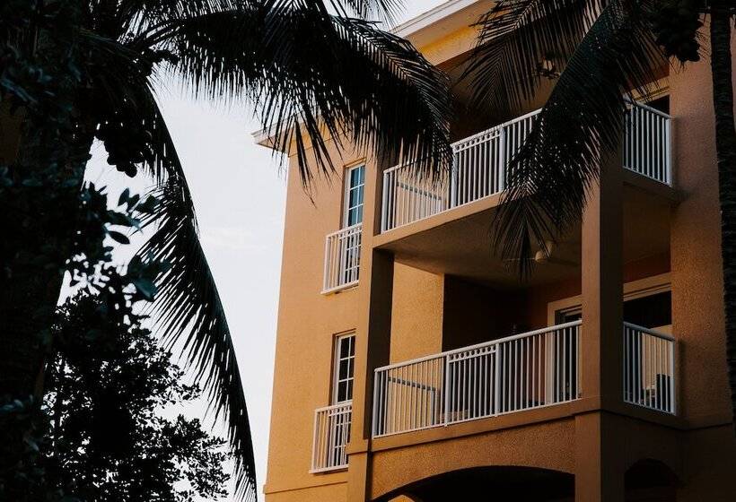 プールビューの１ベッドルームプレミアムアパートメント, Beachside Resort & Residences