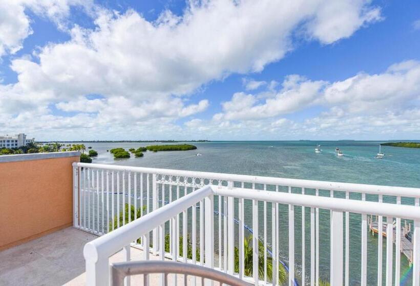 オーシャンビューバルコニー付きワンベッドルームアパートメント, Beachside Resort & Residences