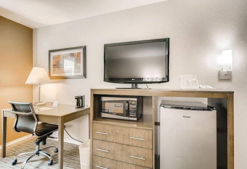 Номер Deluxe, Orangewood Inn And Suites Midtown