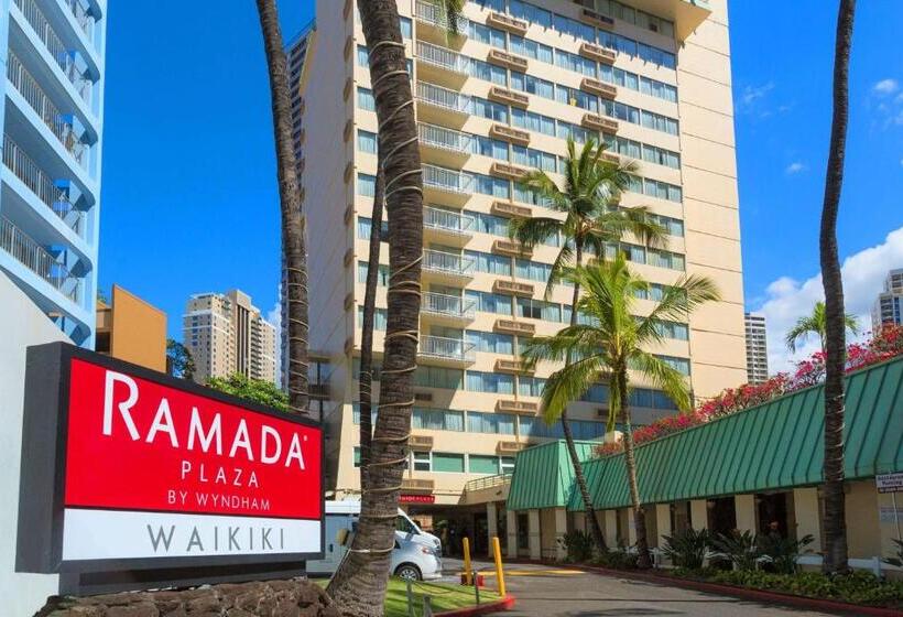 Номер Стандарт с Балконом, Ramada Plaza By Wyndham Waikiki