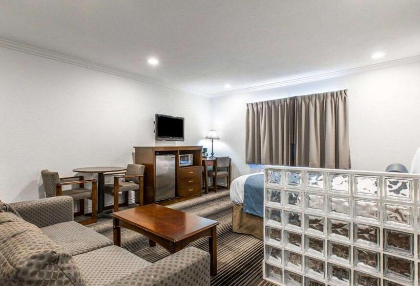 스위트 킹사이즈 침대, Rodeway Inn & Suites Pacific Coast Highway