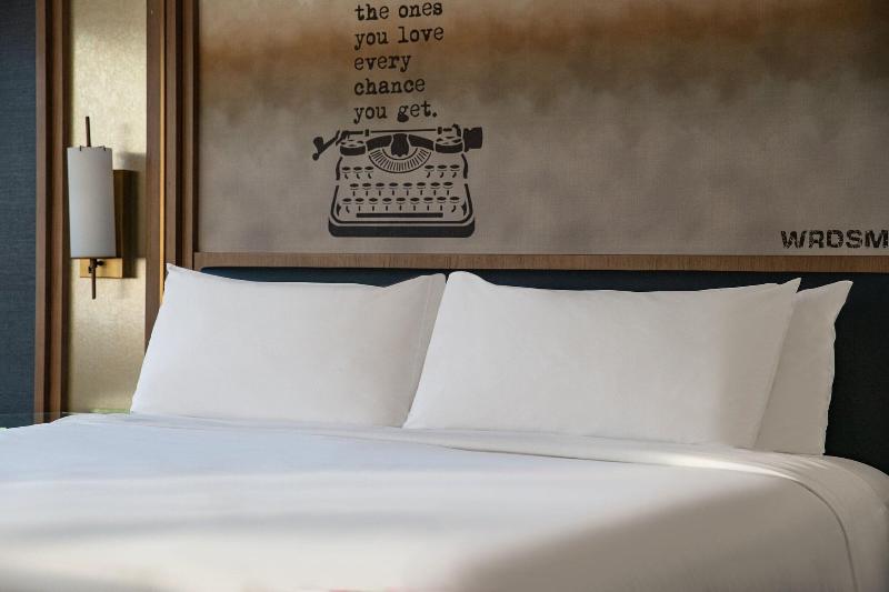 Quarto Estandar Cama King, Dena, Pasadena Los Angeles, A Tribute Portfolio