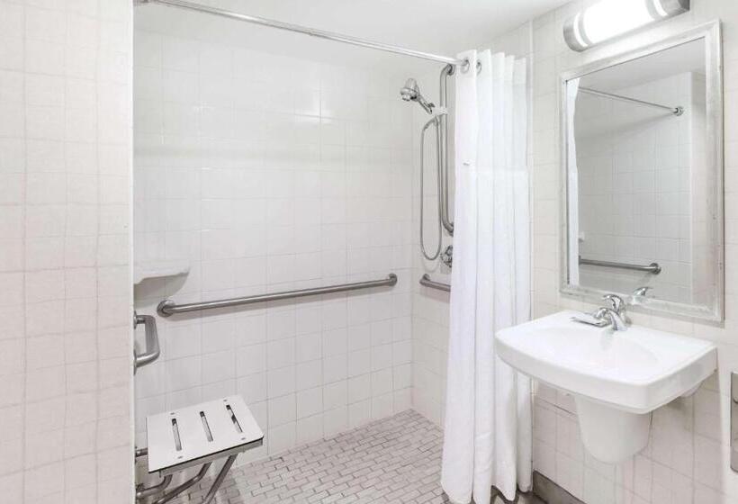 身障者適用スタンダードルーム, Courtyard By Marriott Pittsburgh University Center