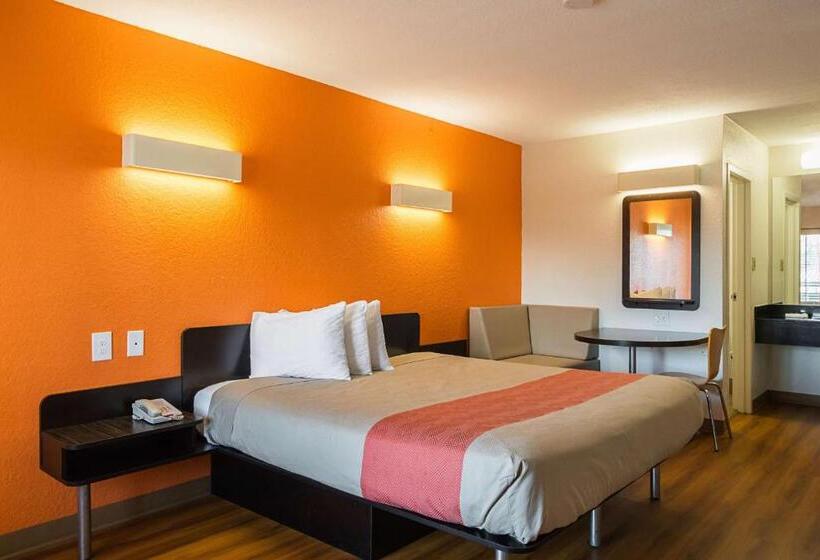 Стандартный Номер Кровать Кинг, Motel 6savannah, Ga  Midtown