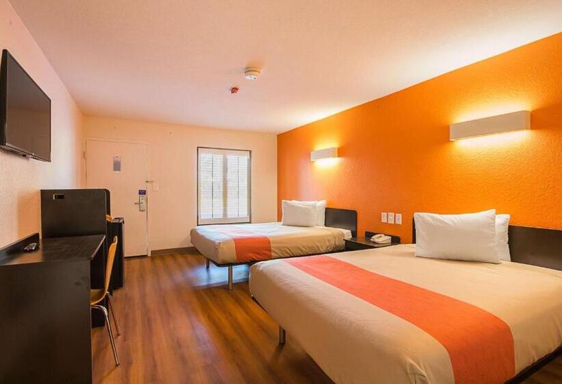 Номер Стандарт Адаптированный для Инвалидов, Motel 6savannah, Ga  Midtown