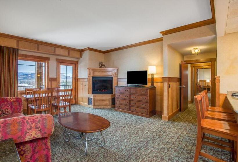 Люкс Deluxe Кровать Кинг, Crowne Plaza Lake Placid, An Ihg