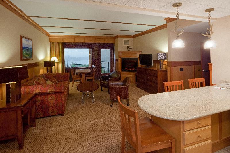 Люкс Deluxe Кровать Кинг, Crowne Plaza Lake Placid, An Ihg