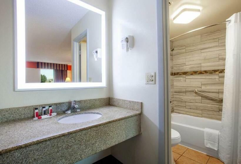 Номер Стандарт, Howard Johnson By Wyndham Vero Beach/i95