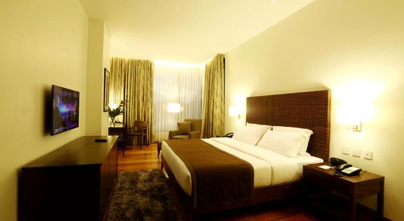 Номер Стандарт Вид на Бассейн, Howard Johnson By Wyndham Fullerton/anaheim Conference Cntr