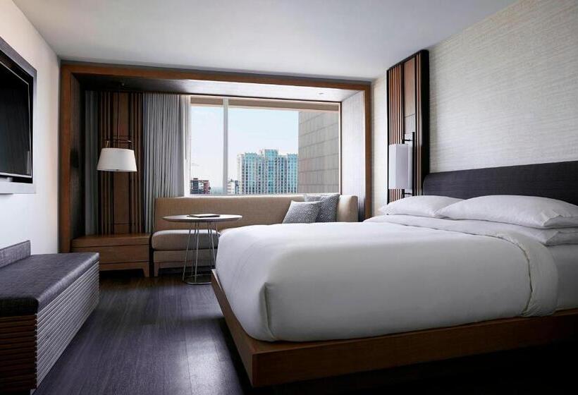 חדר דחוקס עם מיטת קינג, Charlotte Marriott City Center