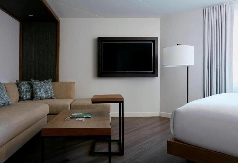 חדר סטנדרט עם מיטת קינג, Charlotte Marriott City Center