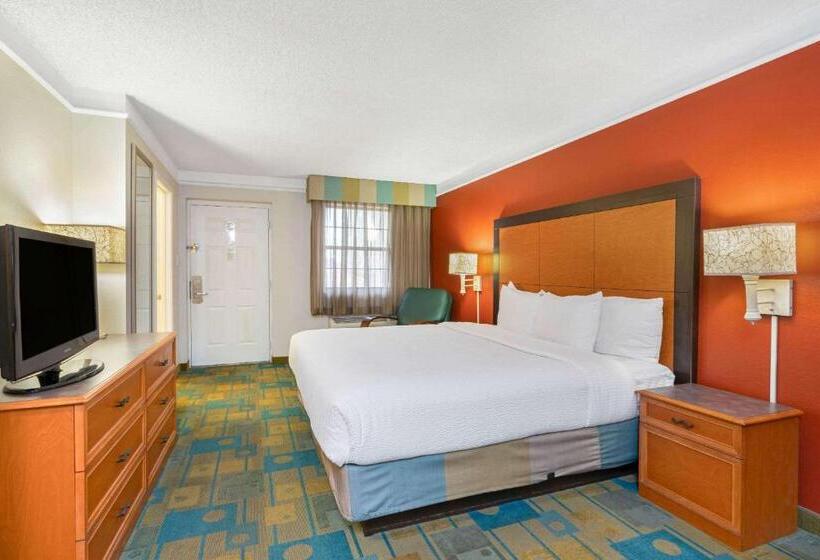 Номер Deluxe Кровать Кинг, La Quinta Inn By Wyndham Phoenix Sky Harbor Airport