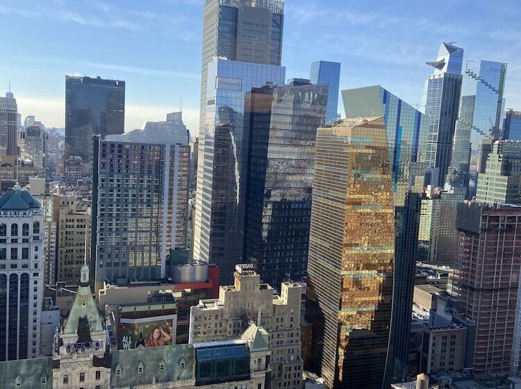 اتاق لوکس, New York Marriott Marquis
