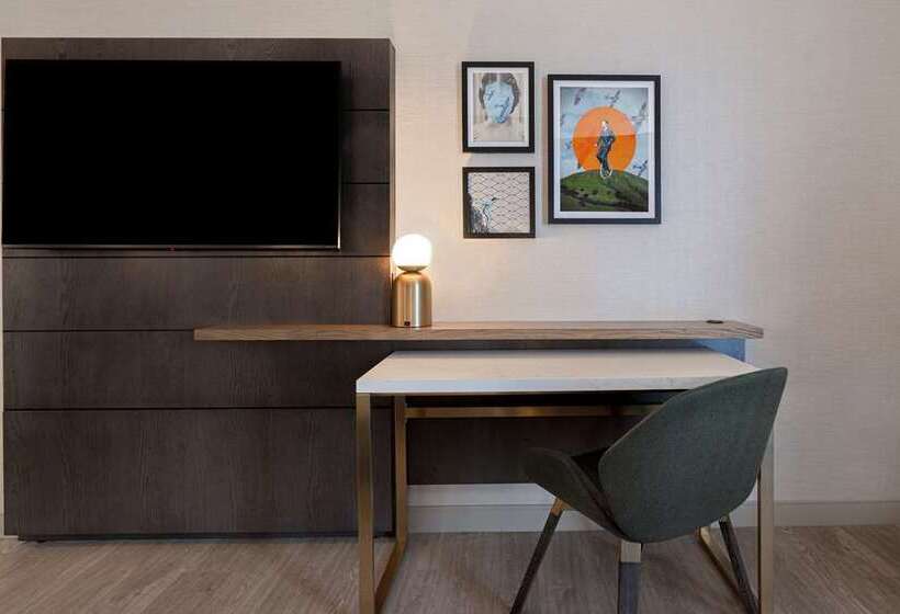 Стандартный Номер Кровать Кинг, Doubletree By Hilton Canton Downtown