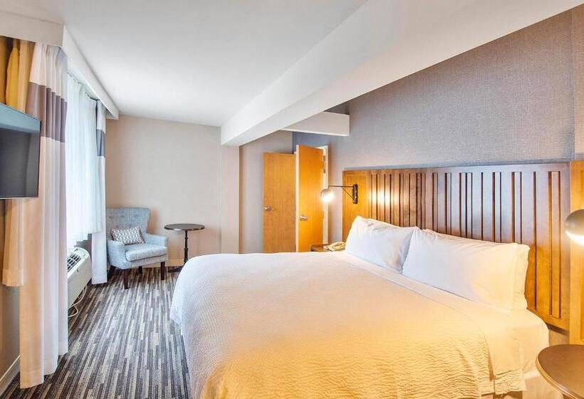 Люкс Кровать Кинг, Four Points By Sheraton Melville Long Island