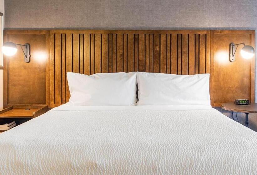 Стандартный Номер Кровать Кинг, Four Points By Sheraton Melville Long Island