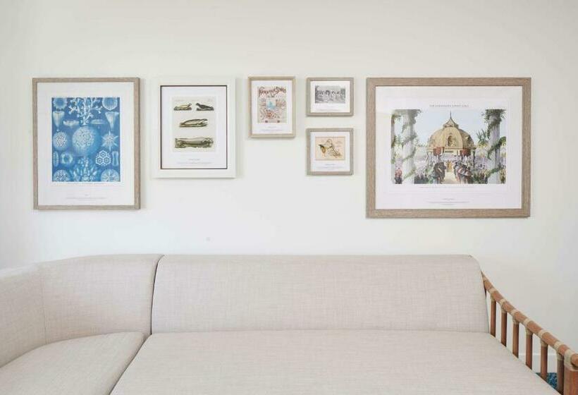 سوئیت کلاب, Outrigger Reef Waikiki Beach Resort