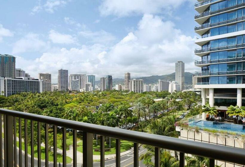 اتاق استاندارد با تخت بزرگ, Outrigger Reef Waikiki Beach Resort