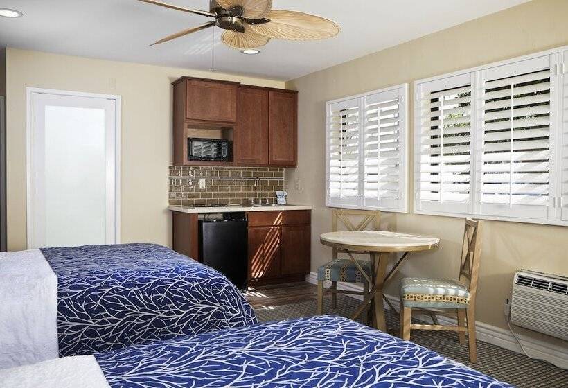 Номер Deluxe, Pacific Shores Inn