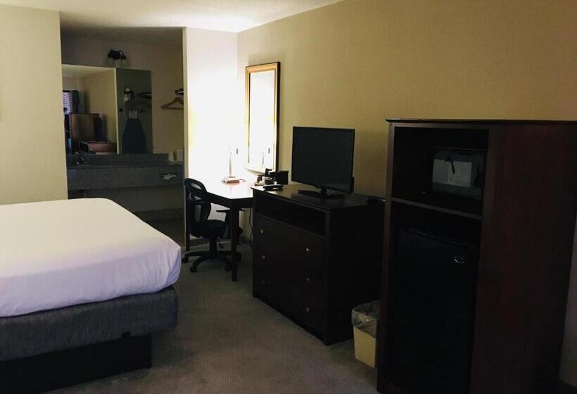 스탠다드 룸 킹사이즈 침대, Ramada By Wyndham Batesville