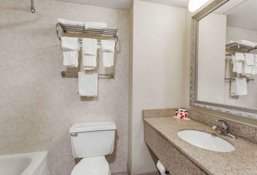 Люкс Повышенной Комфортности, Ramada By Wyndham Newburgh/west Point