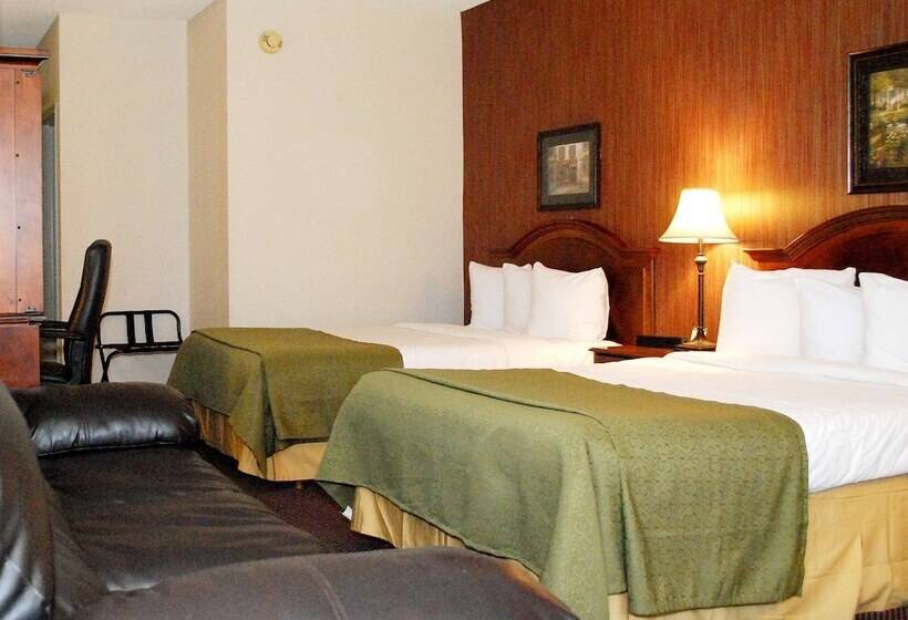 Номер Стандарт 2 Двуспальные Кровати, Travelodge By Wyndham Watertown