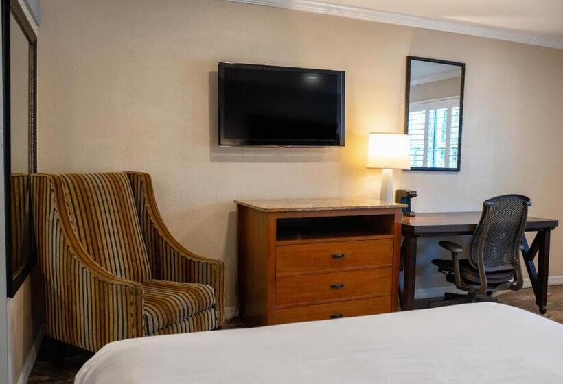 Номер Стандарт, The Buena Park Hotel & Suites