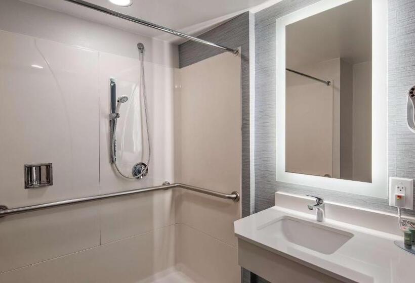 장애인을 위한 스위트, Best Western Paramus Hotel & Suites