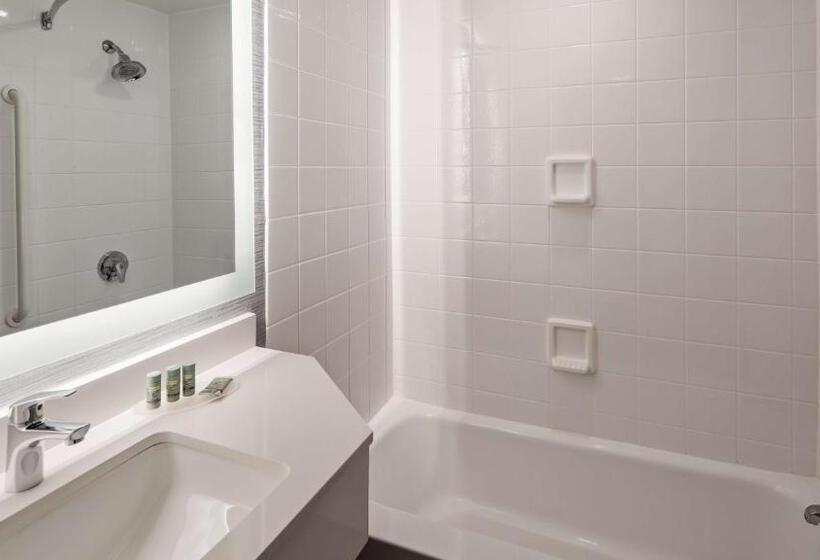 스탠다드 룸 킹사이즈 침대, Best Western Paramus Hotel & Suites
