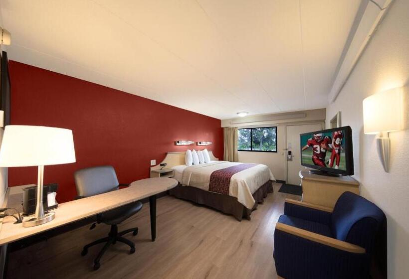 Номер Superior Кровать Кинг, Red Roof Inn Cincinnati Northeast  Blue Ash