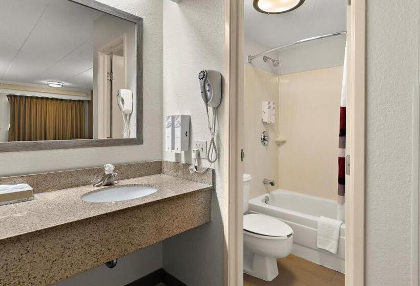 Номер Стандарт 2 Двуспальные Кровати, Red Roof Inn Cleveland  Westlake
