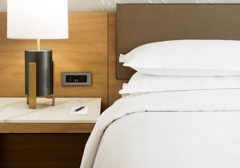 스탠다드 룸 킹사이즈 침대, Sheraton Cerritos